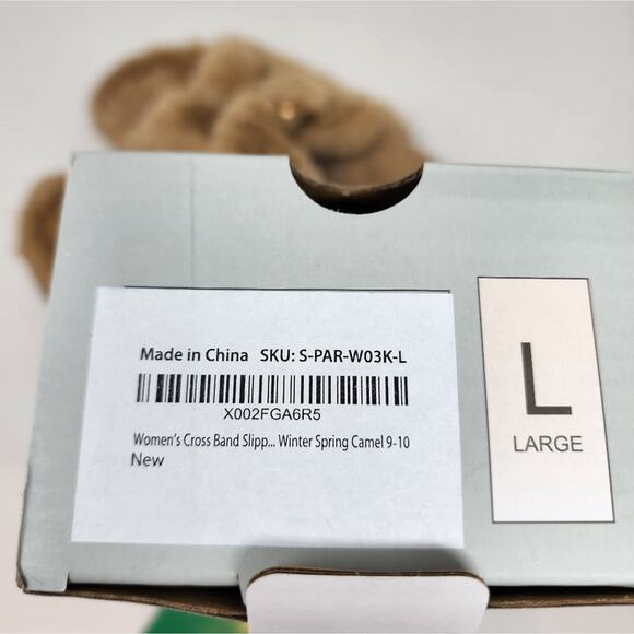 Fluffy Cozy Faux Fur Camel Slippers Gold Buckle Women's Size 9-10 New in Box - Picture 14 of 16